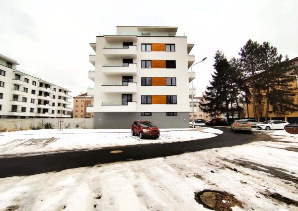 Na prenájom, 2i byt s balkónom v centre Zvolena, Kubániho