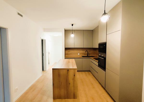 Na prenájom, 2i byt s balkónom v centre Zvolena, Kubániho