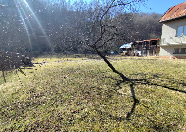 PREDANÉ Rodinný dom/2 stavebné pozemky,1439 m2, Malachov