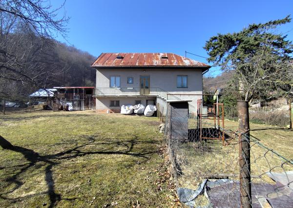 PREDANÉ Rodinný dom/2 stavebné pozemky,1439 m2, Malachov