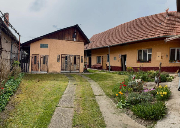 Dvojpodlažný rodinný dom Lovča