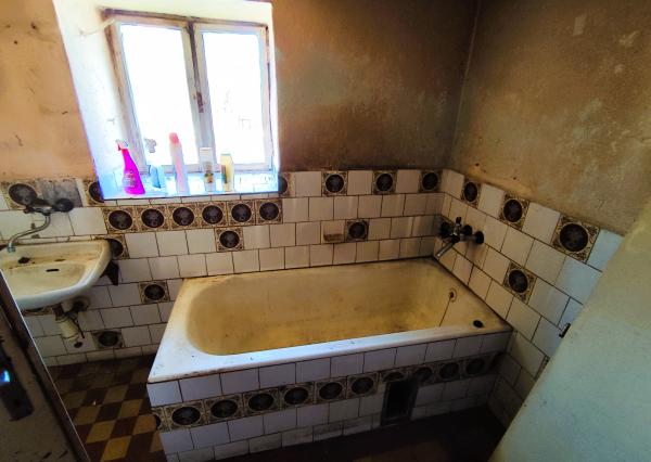 Na Predaj, Rodinný dom na rekonštrukciu v obci Hrochoť 200 m2
