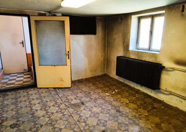 Na Predaj, Rodinný dom na rekonštrukciu v obci Hrochoť 200 m2