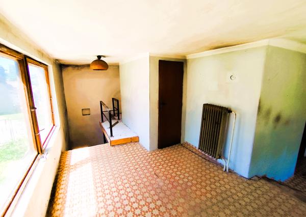 Na Predaj, Rodinný dom na rekonštrukciu v obci Hrochoť 200 m2