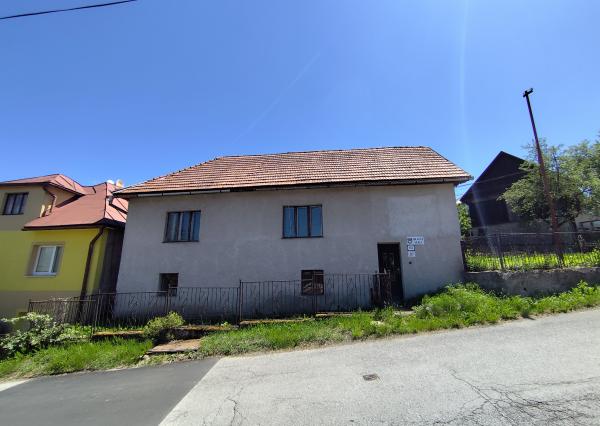 Na Predaj, Rodinný dom na rekonštrukciu v obci Hrochoť 200 m2