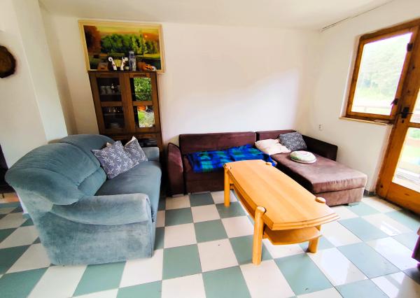 Chalupa 5 minút od Zvolena – 60m2, pozemok 501 m2, Bienska