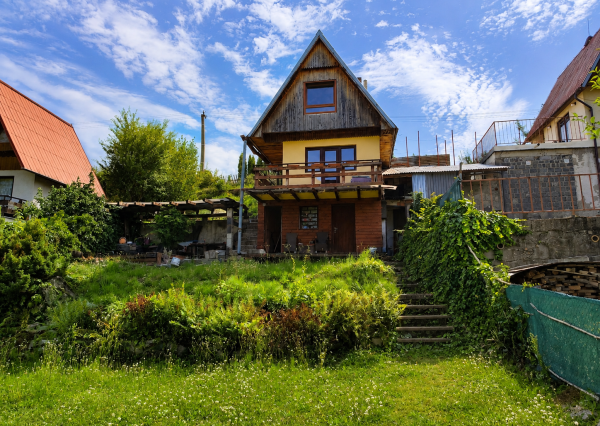 Chalupa 5 minút od Zvolena – 60m2, pozemok 501 m2, Bienska