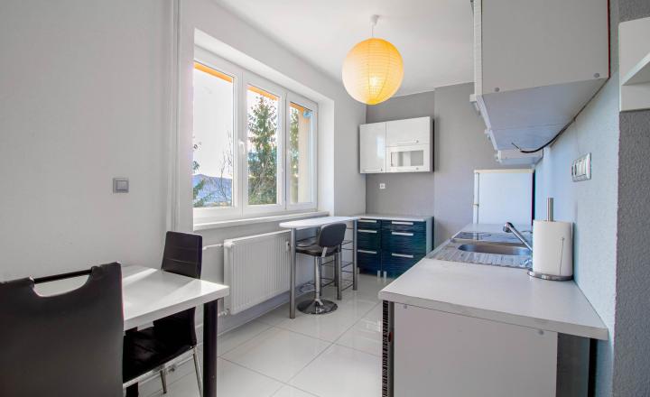 PREDANÉ  Na predaj 2 izb. byt, 62 m2 s pozemkom, Bakova Jama - Zvolen - fotografia 1