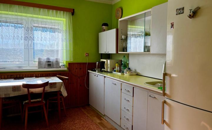 Na predaj rodinný dom s veľkým pozemkom – Vyhne, časť Peserany - fotografia 19