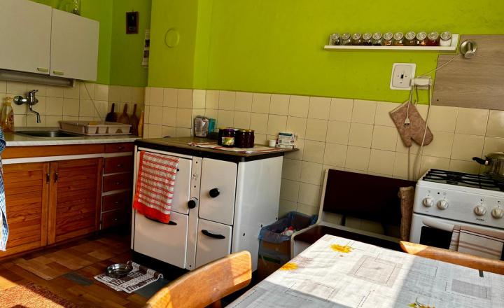 Na predaj rodinný dom s veľkým pozemkom – Vyhne, časť Peserany - fotografia 22