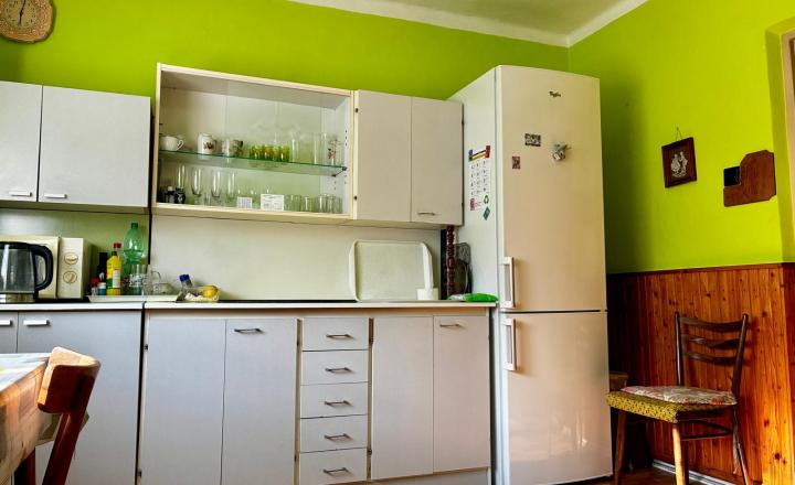 Na predaj rodinný dom s veľkým pozemkom – Vyhne, časť Peserany - fotografia 20