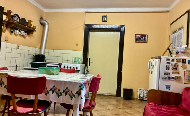 Dvojpodlažný rodinný dom Lovča - fotografia 10