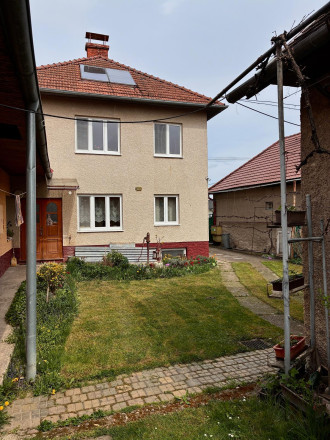 Dvojpodlažný rodinný dom Lovča - fotografia 4