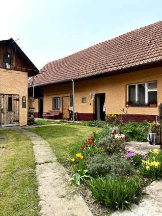 Dvojpodlažný rodinný dom Lovča - fotografia 3