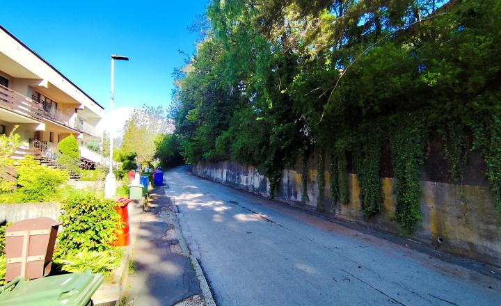 PREDANÉ, Rodinný dom 270 m2 v lukratívnej časti Banskej Bystrice – Tichá ulica - fotografia 2