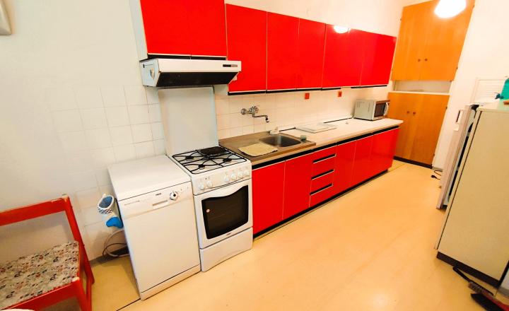 PREDANÉ, Rodinný dom 270 m2 v lukratívnej časti Banskej Bystrice – Tichá ulica - fotografia 14