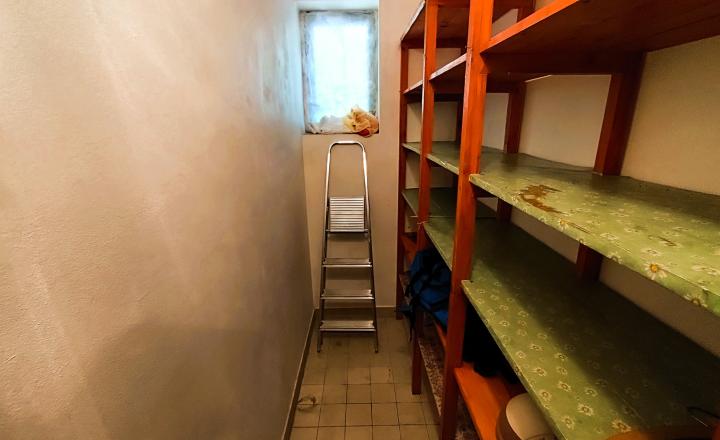 PREDANÉ, Rodinný dom 270 m2 v lukratívnej časti Banskej Bystrice – Tichá ulica - fotografia 29