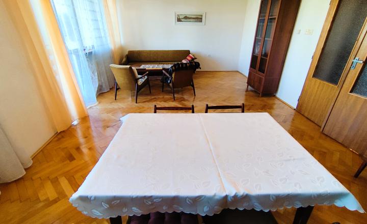 PREDANÉ, Rodinný dom 270 m2 v lukratívnej časti Banskej Bystrice – Tichá ulica - fotografia 13