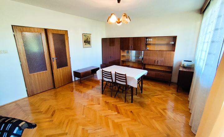 PREDANÉ, Rodinný dom 270 m2 v lukratívnej časti Banskej Bystrice – Tichá ulica - fotografia 11