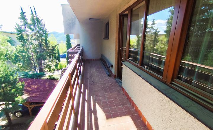 PREDANÉ, Rodinný dom 270 m2 v lukratívnej časti Banskej Bystrice – Tichá ulica - fotografia 30