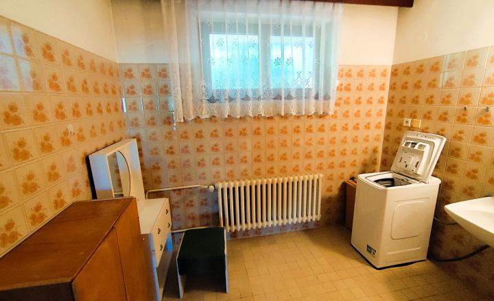 PREDANÉ, Rodinný dom 270 m2 v lukratívnej časti Banskej Bystrice – Tichá ulica - fotografia 32