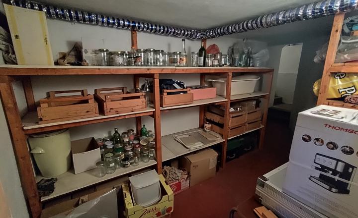 PREDANÉ, Rodinný dom 270 m2 v lukratívnej časti Banskej Bystrice – Tichá ulica - fotografia 36