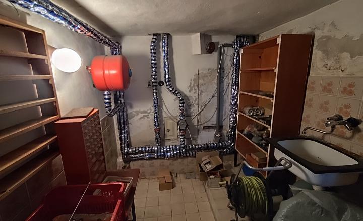 PREDANÉ, Rodinný dom 270 m2 v lukratívnej časti Banskej Bystrice – Tichá ulica - fotografia 38